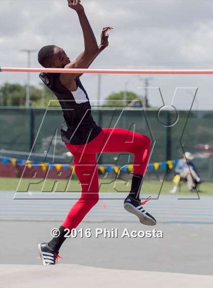 Thumbnail 3 in CIF Southern Section Track and Field Divisional Finals photogallery.