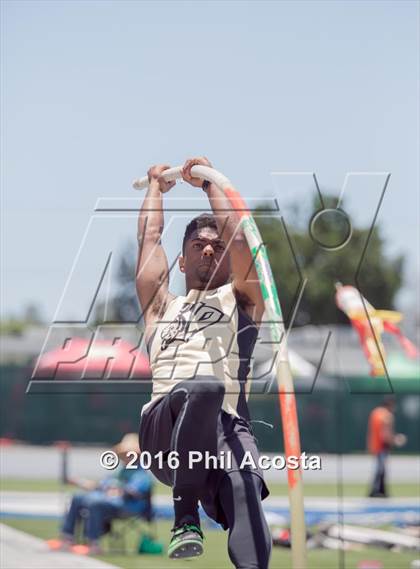 Thumbnail 3 in CIF Southern Section Track and Field Divisional Finals photogallery.