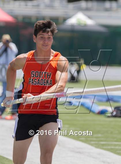 Thumbnail 1 in CIF Southern Section Track and Field Divisional Finals photogallery.