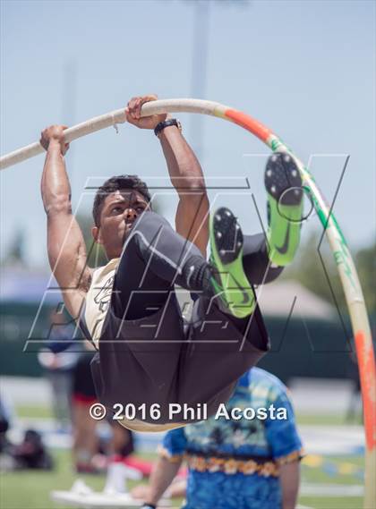Thumbnail 1 in CIF Southern Section Track and Field Divisional Finals photogallery.