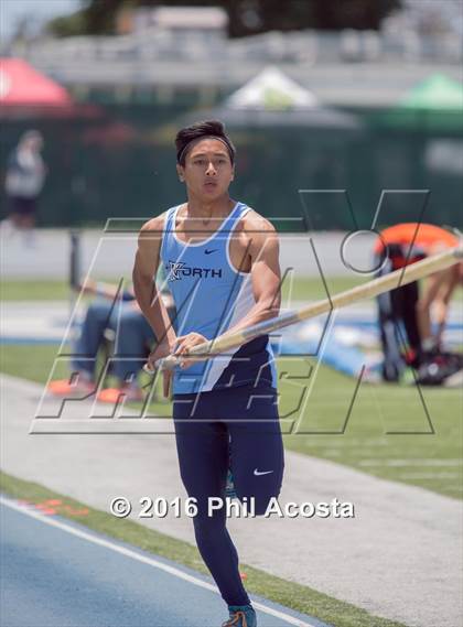 Thumbnail 2 in CIF Southern Section Track and Field Divisional Finals photogallery.