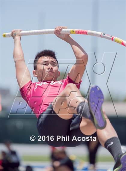 Thumbnail 2 in CIF Southern Section Track and Field Divisional Finals photogallery.