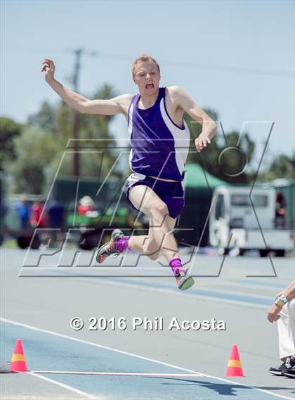 Thumbnail 3 in CIF Southern Section Track and Field Divisional Finals photogallery.