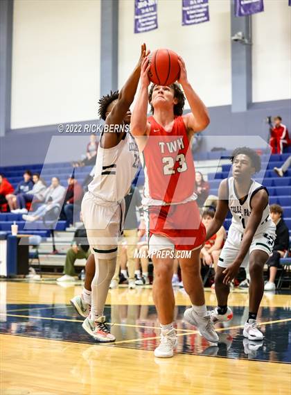 Thumbnail 2 in College Park vs The Woodlands photogallery.