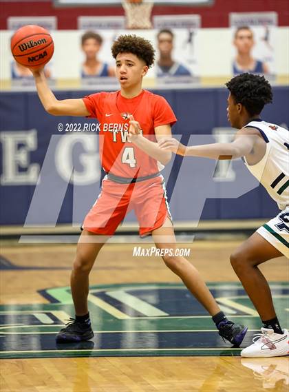 Thumbnail 2 in College Park vs The Woodlands photogallery.