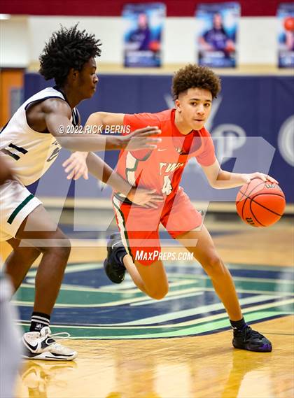 Thumbnail 1 in College Park vs The Woodlands photogallery.