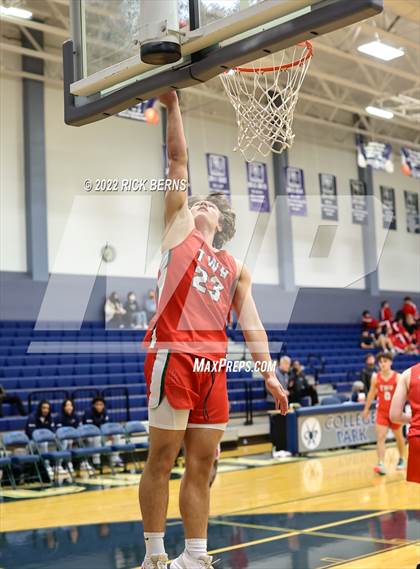 Thumbnail 2 in College Park vs The Woodlands photogallery.