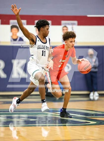 Thumbnail 2 in College Park vs The Woodlands photogallery.