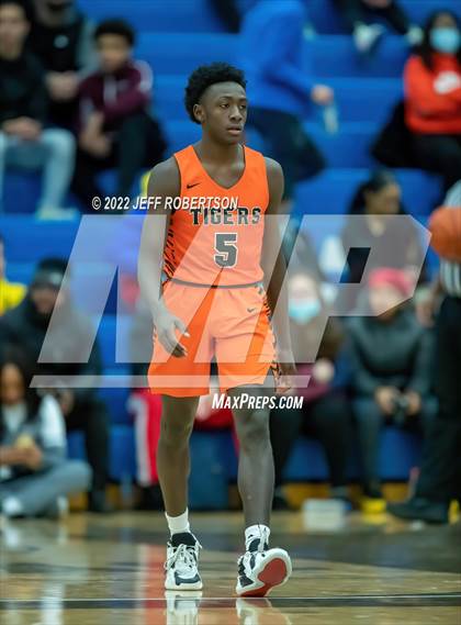 Thumbnail 3 in Benton Harbor vs. Edison Academy photogallery.