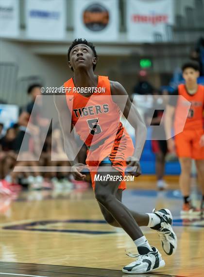Thumbnail 1 in Benton Harbor vs. Edison Academy photogallery.