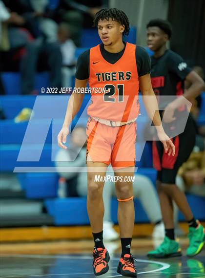 Thumbnail 3 in Benton Harbor vs. Edison Academy photogallery.