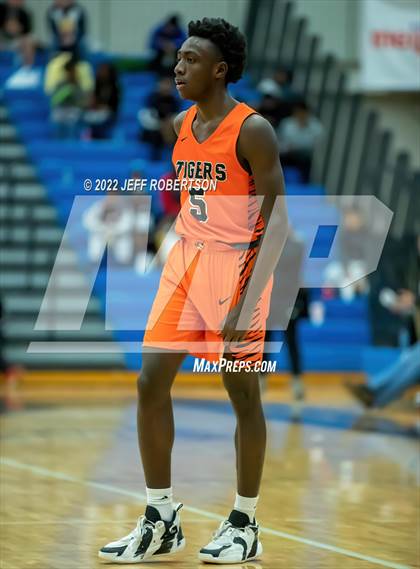 Thumbnail 3 in Benton Harbor vs. Edison Academy photogallery.