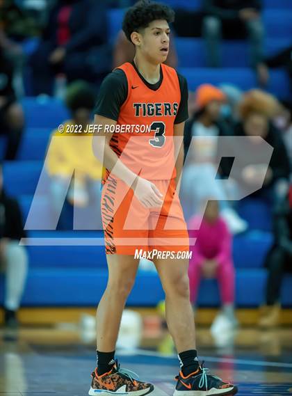 Thumbnail 2 in Benton Harbor vs. Edison Academy photogallery.