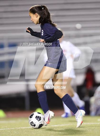 Thumbnail 3 in Warde vs. Staples (CIAC Class LL Semifinal round) photogallery.
