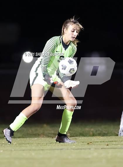 Thumbnail 3 in Warde vs. Staples (CIAC Class LL Semifinal round) photogallery.