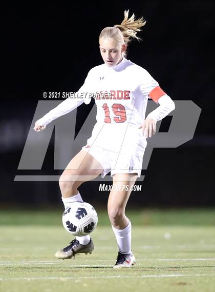 Thumbnail 1 in Warde vs. Staples (CIAC Class LL Semifinal round) photogallery.