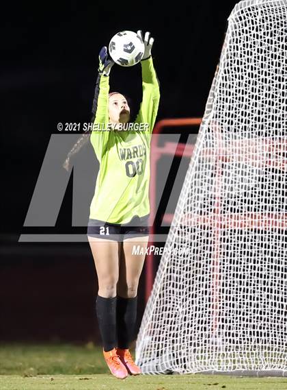 Thumbnail 2 in Warde vs. Staples (CIAC Class LL Semifinal round) photogallery.