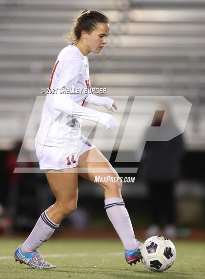 Thumbnail 2 in Warde vs. Staples (CIAC Class LL Semifinal round) photogallery.