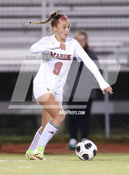 Thumbnail 1 in Warde vs. Staples (CIAC Class LL Semifinal round) photogallery.
