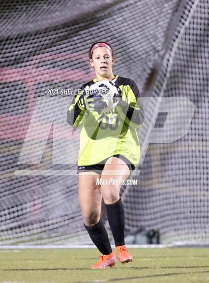 Thumbnail 2 in Warde vs. Staples (CIAC Class LL Semifinal round) photogallery.