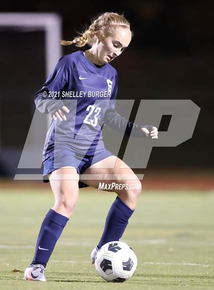 Thumbnail 2 in Warde vs. Staples (CIAC Class LL Semifinal round) photogallery.