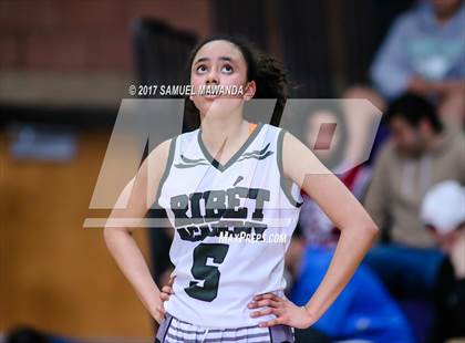 Thumbnail 3 in Windward vs Ribet Academy photogallery.