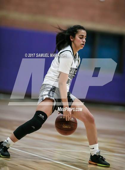 Thumbnail 1 in Windward vs Ribet Academy photogallery.
