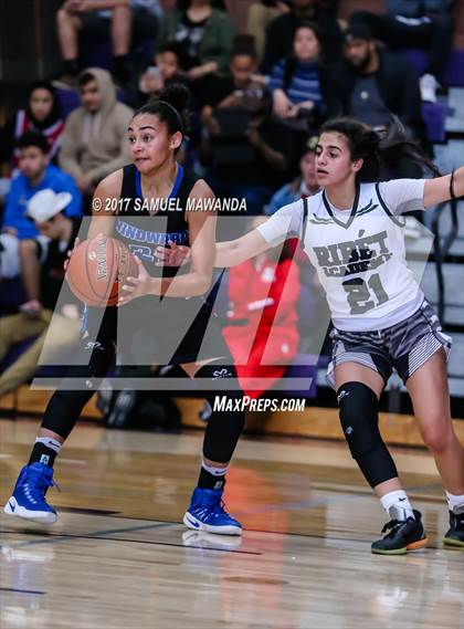 Thumbnail 3 in Windward vs Ribet Academy photogallery.