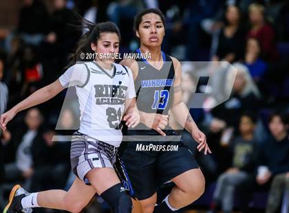 Thumbnail 2 in Windward vs Ribet Academy photogallery.