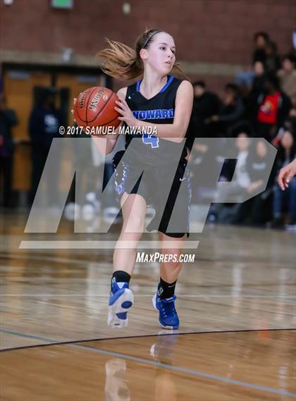 Thumbnail 1 in Windward vs Ribet Academy photogallery.