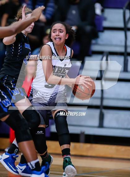 Thumbnail 1 in Windward vs Ribet Academy photogallery.