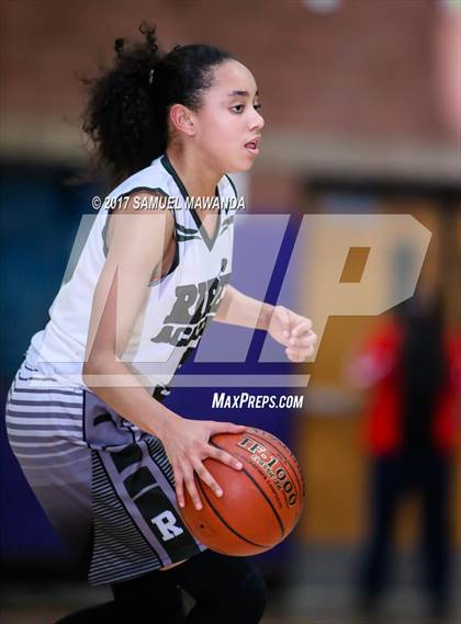 Thumbnail 3 in Windward vs Ribet Academy photogallery.