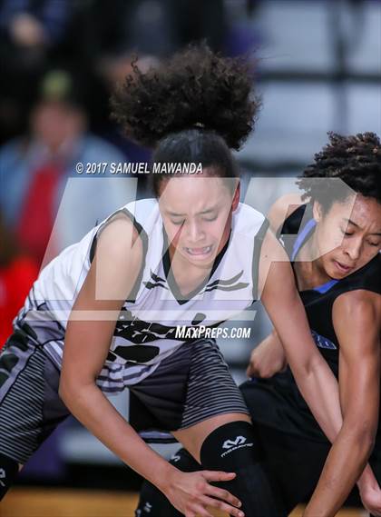 Thumbnail 1 in Windward vs Ribet Academy photogallery.