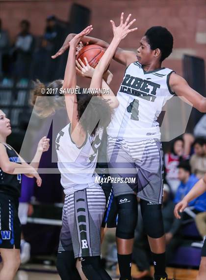 Thumbnail 2 in Windward vs Ribet Academy photogallery.