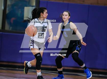 Thumbnail 3 in Windward vs Ribet Academy photogallery.