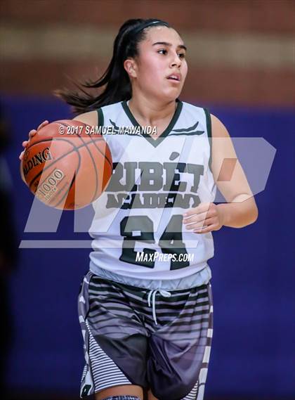 Thumbnail 3 in Windward vs Ribet Academy photogallery.