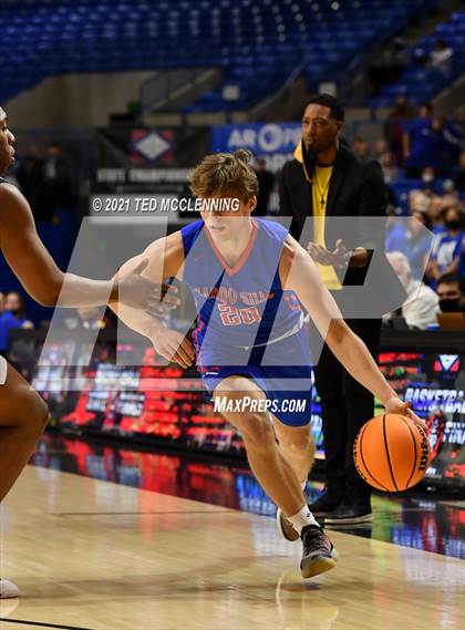 Thumbnail 2 in Lee vs. Caddo Hills (AAA 2A Final) photogallery.