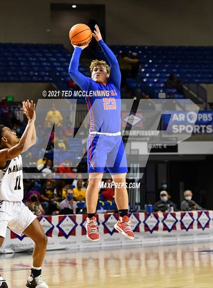 Thumbnail 2 in Lee vs. Caddo Hills (AAA 2A Final) photogallery.