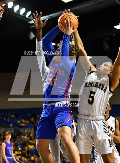 Thumbnail 2 in Lee vs. Caddo Hills (AAA 2A Final) photogallery.