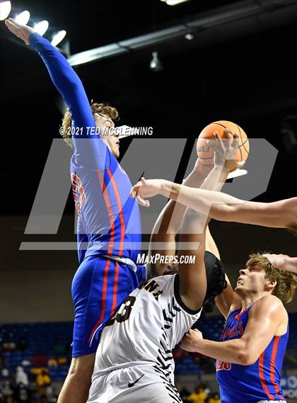 Thumbnail 2 in Lee vs. Caddo Hills (AAA 2A Final) photogallery.