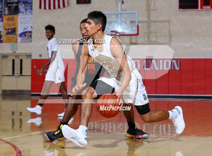 Thumbnail 3 in Bishop Montgomery vs. Fairfax (Ryse Williams Pac Shores Tournament) photogallery.