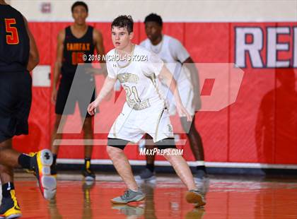 Thumbnail 2 in Bishop Montgomery vs. Fairfax (Ryse Williams Pac Shores Tournament) photogallery.