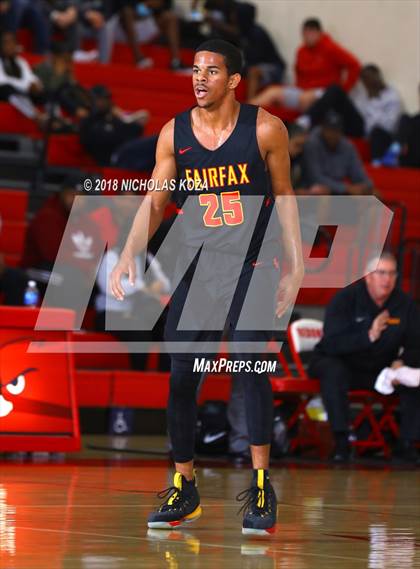 Thumbnail 3 in Bishop Montgomery vs. Fairfax (Ryse Williams Pac Shores Tournament) photogallery.