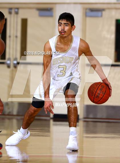 Thumbnail 1 in Bishop Montgomery vs. Fairfax (Ryse Williams Pac Shores Tournament) photogallery.