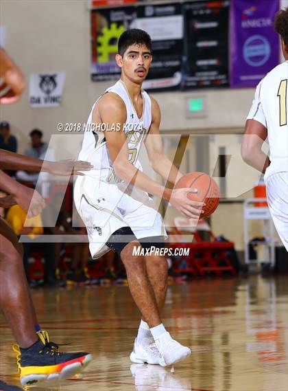 Thumbnail 3 in Bishop Montgomery vs. Fairfax (Ryse Williams Pac Shores Tournament) photogallery.