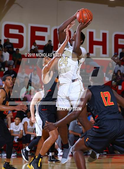 Thumbnail 1 in Bishop Montgomery vs. Fairfax (Ryse Williams Pac Shores Tournament) photogallery.