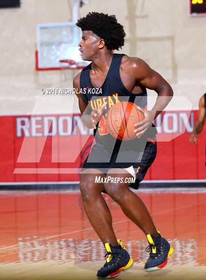 Thumbnail 2 in Bishop Montgomery vs. Fairfax (Ryse Williams Pac Shores Tournament) photogallery.
