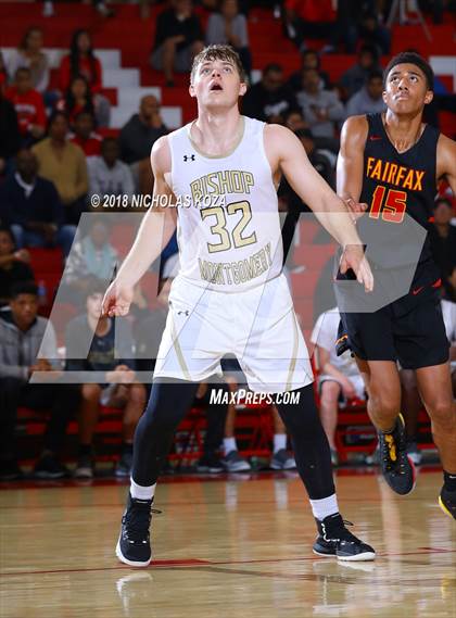 Thumbnail 2 in Bishop Montgomery vs. Fairfax (Ryse Williams Pac Shores Tournament) photogallery.