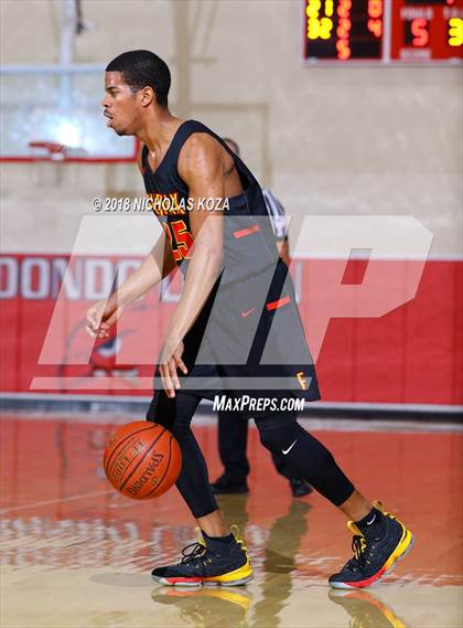 Thumbnail 3 in Bishop Montgomery vs. Fairfax (Ryse Williams Pac Shores Tournament) photogallery.