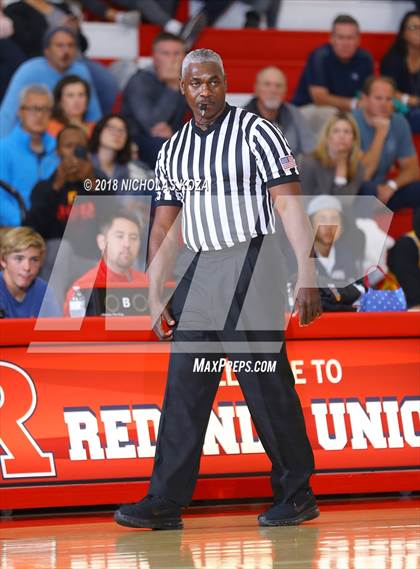 Thumbnail 2 in Bishop Montgomery vs. Fairfax (Ryse Williams Pac Shores Tournament) photogallery.